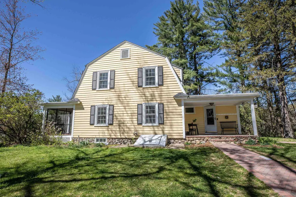47 Parker Station Road Goffstown NH 03045