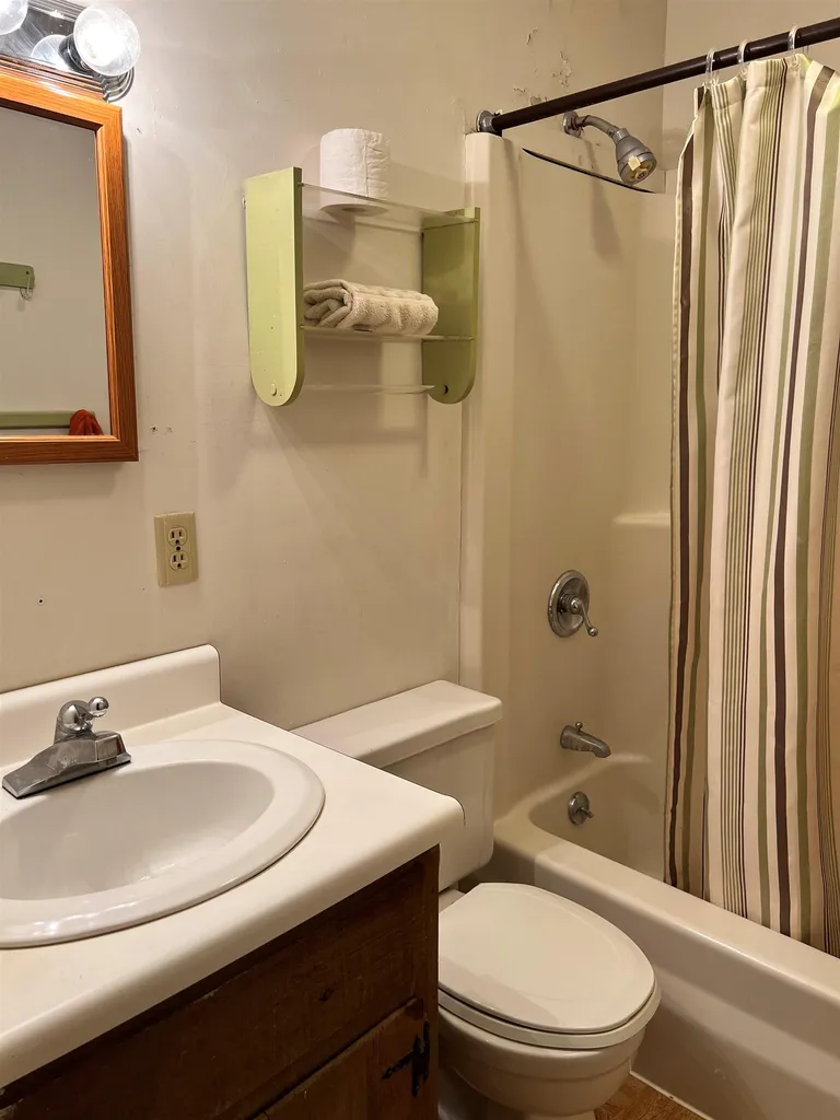 574 Willard Road Hartford VT 05059
