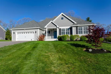 8 Majestic Avenue Pelham NH 03076