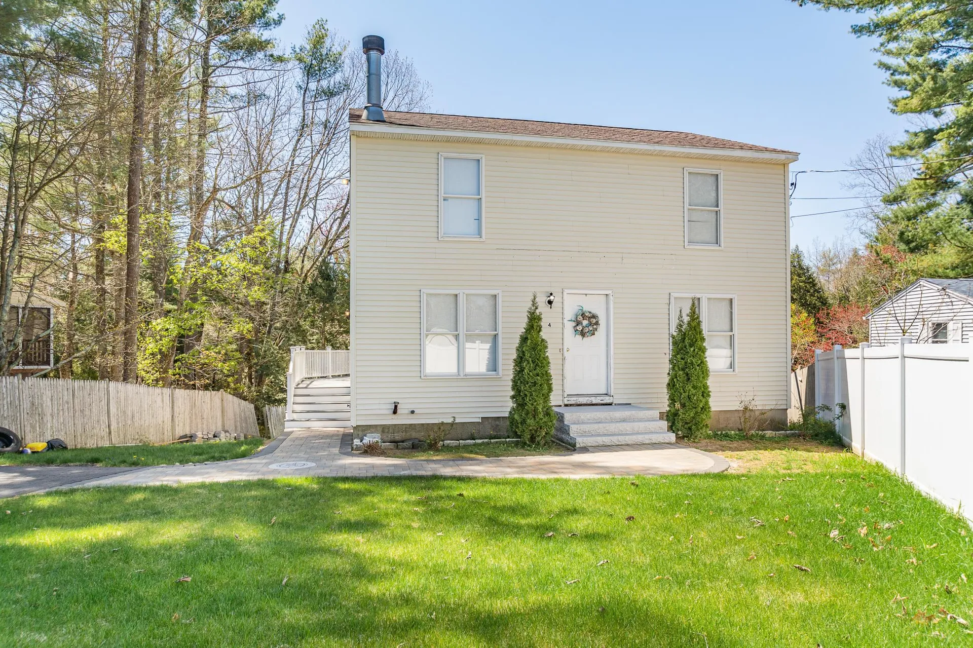4 Upper Scotland Drive Raymond NH 03077