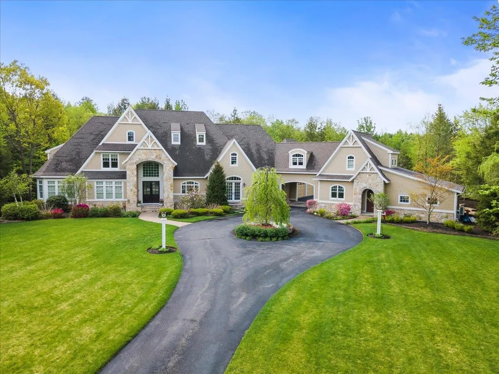 1 Willowbrook Court Bedford NH 03110