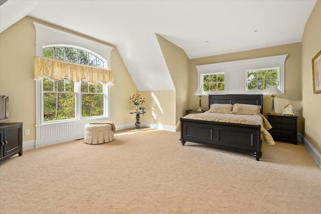 1 Willowbrook Court Bedford NH 03110