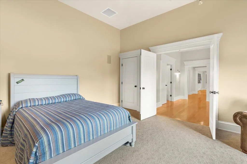 1 Willowbrook Court Bedford NH 03110