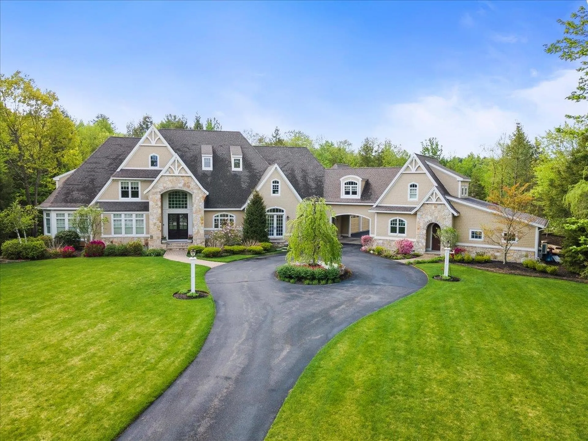 1 Willowbrook Court Bedford NH 03110