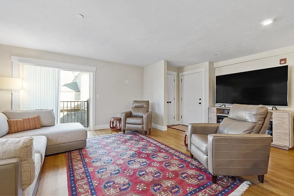 21 Brewster Street Portsmouth NH 03801