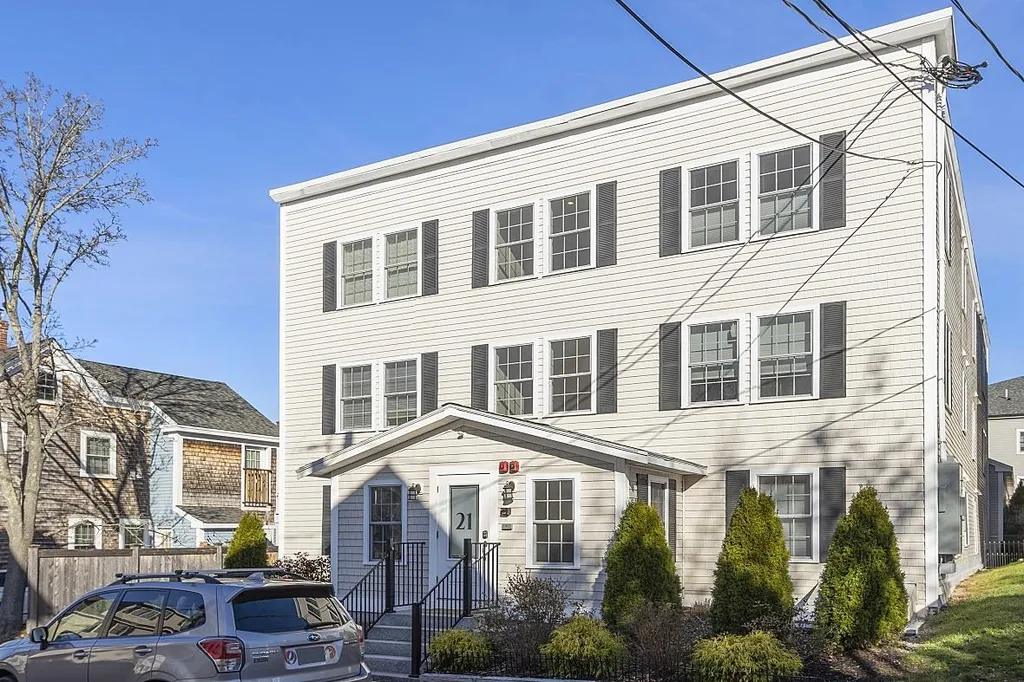 21 Brewster Street Portsmouth NH 03801