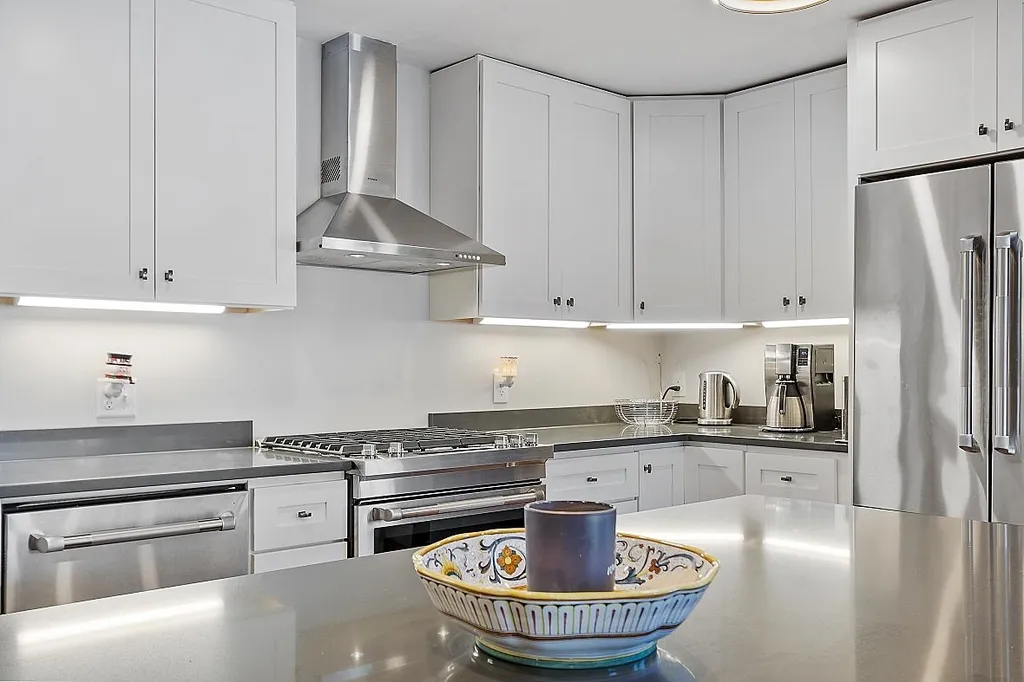 21 Brewster Street Portsmouth NH 03801