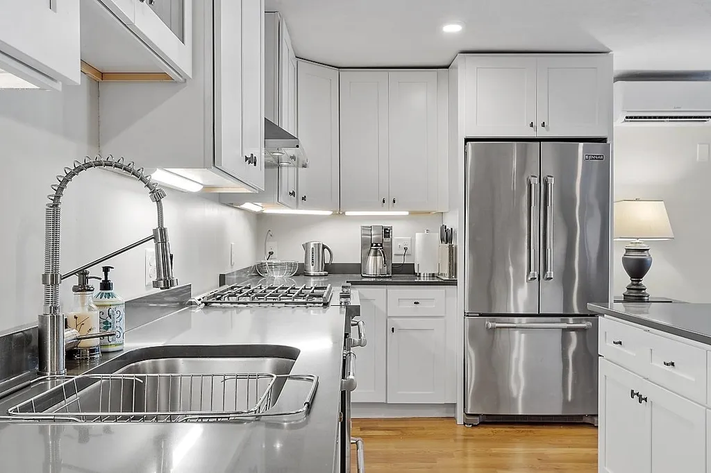 21 Brewster Street Portsmouth NH 03801