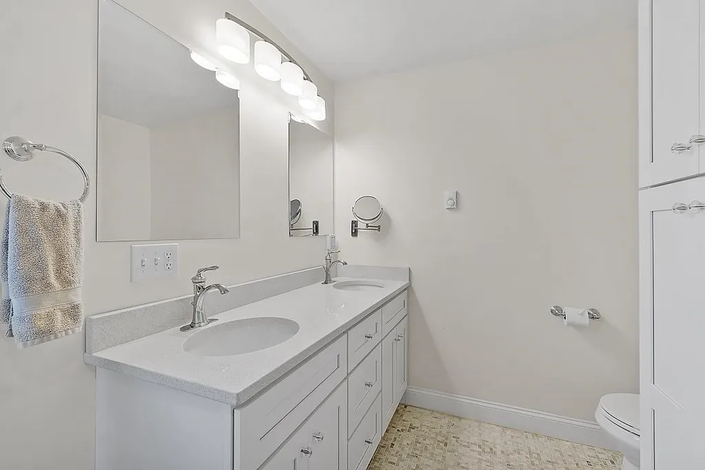 21 Brewster Street Portsmouth NH 03801