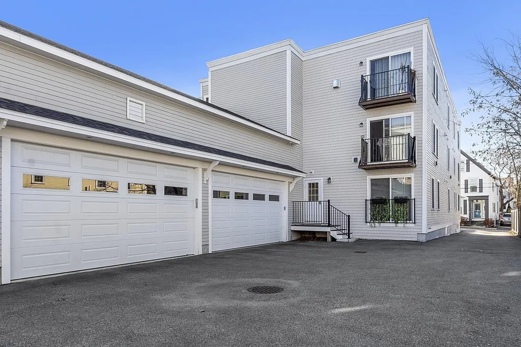 21 Brewster Street Portsmouth NH 03801