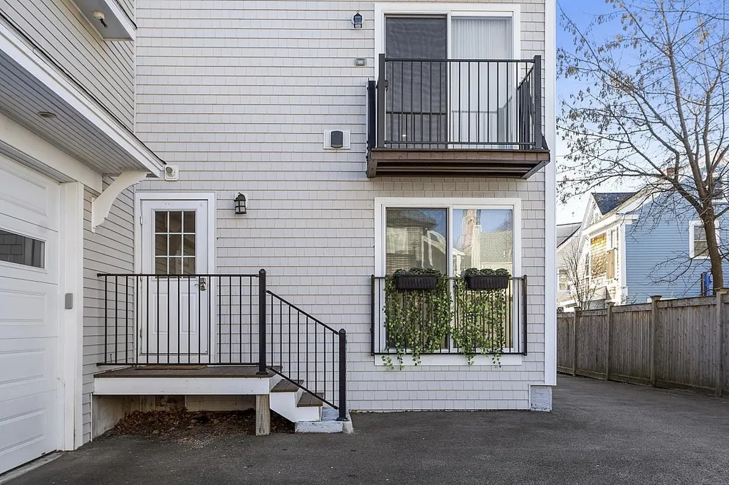 21 Brewster Street Portsmouth NH 03801