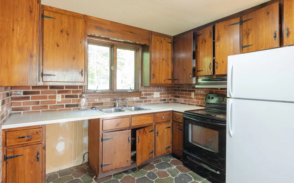 1221 County Road Walpole NH 03608