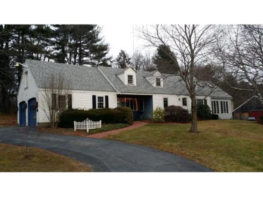 66 Frying Pan Lane Stratham NH 03885
