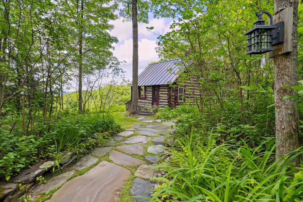 200 Garvin Hill Road Hartland VT 05048
