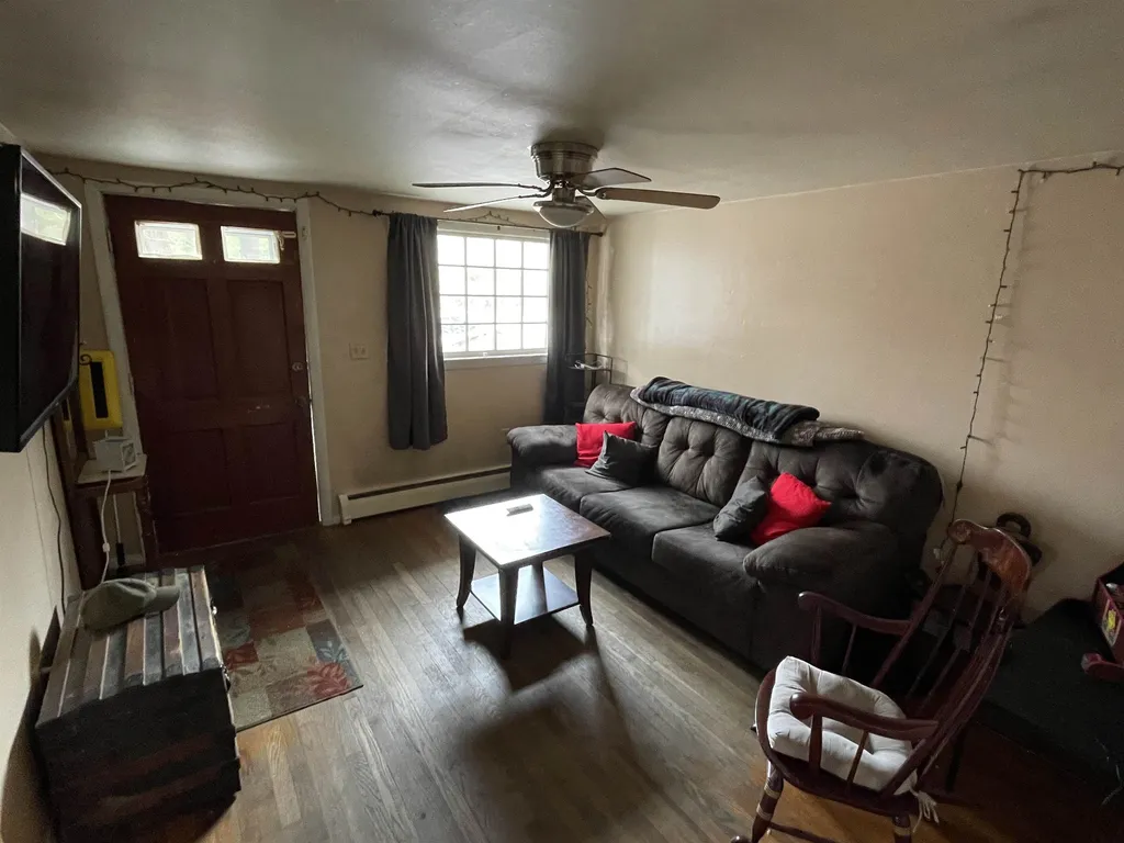 182 W High Street Somersworth NH 03878