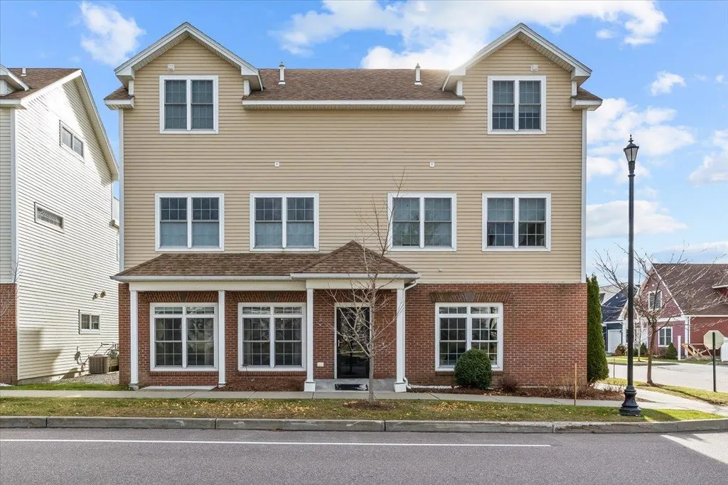 19 Jakes Way Williston VT 05495