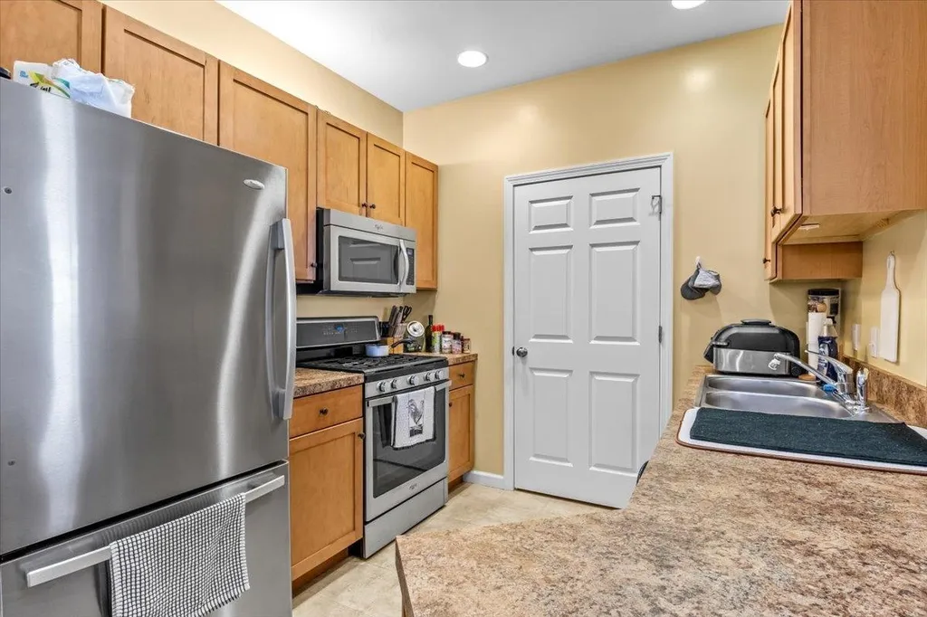 19 Jakes Way Williston VT 05495
