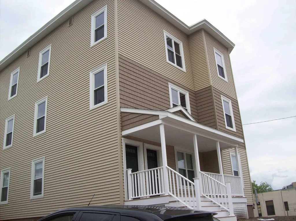 163 Queen City Avenue Manchester NH 03101