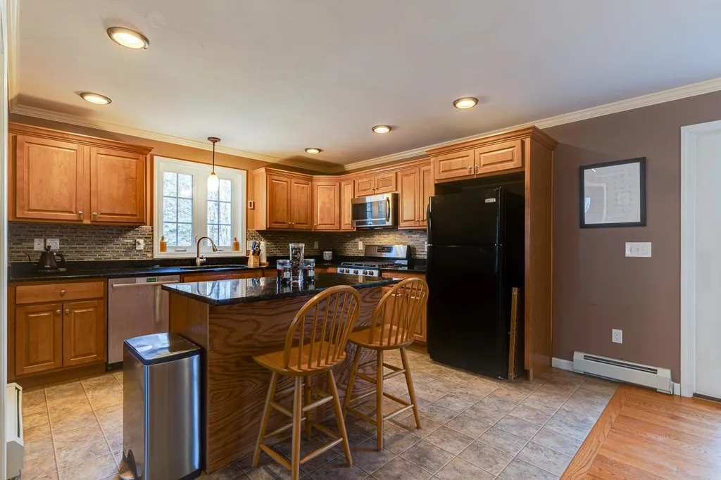 16 Trillium Lane Northwood NH 03261