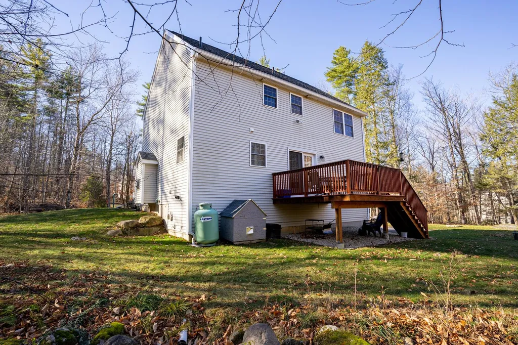 16 Trillium Lane Northwood NH 03261