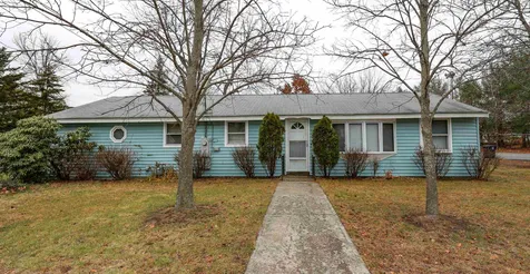 44 Houde Street Nashua NH 03060