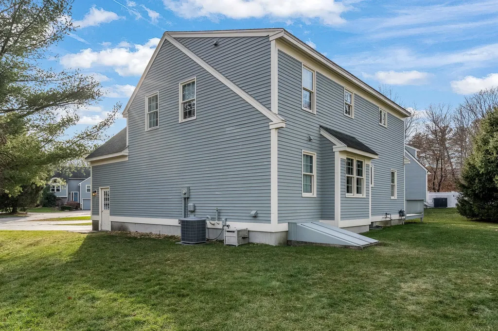 7 Fox Run Road Amherst NH 03031