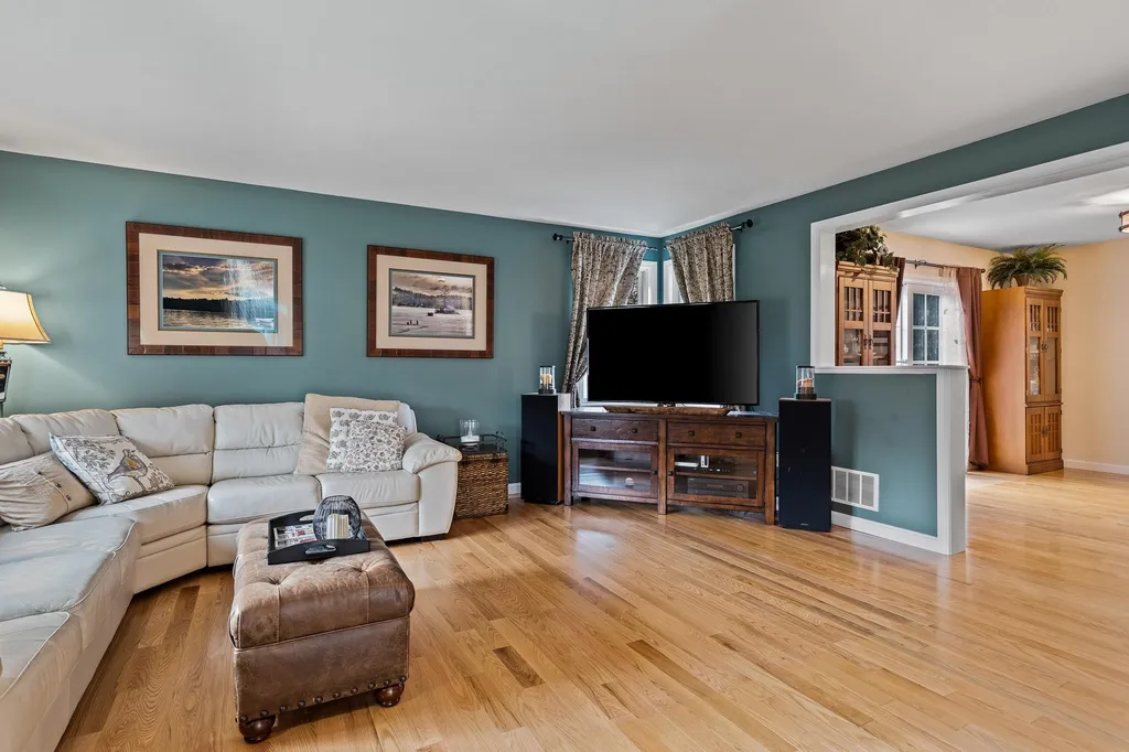 7 Fox Run Road Amherst NH 03031