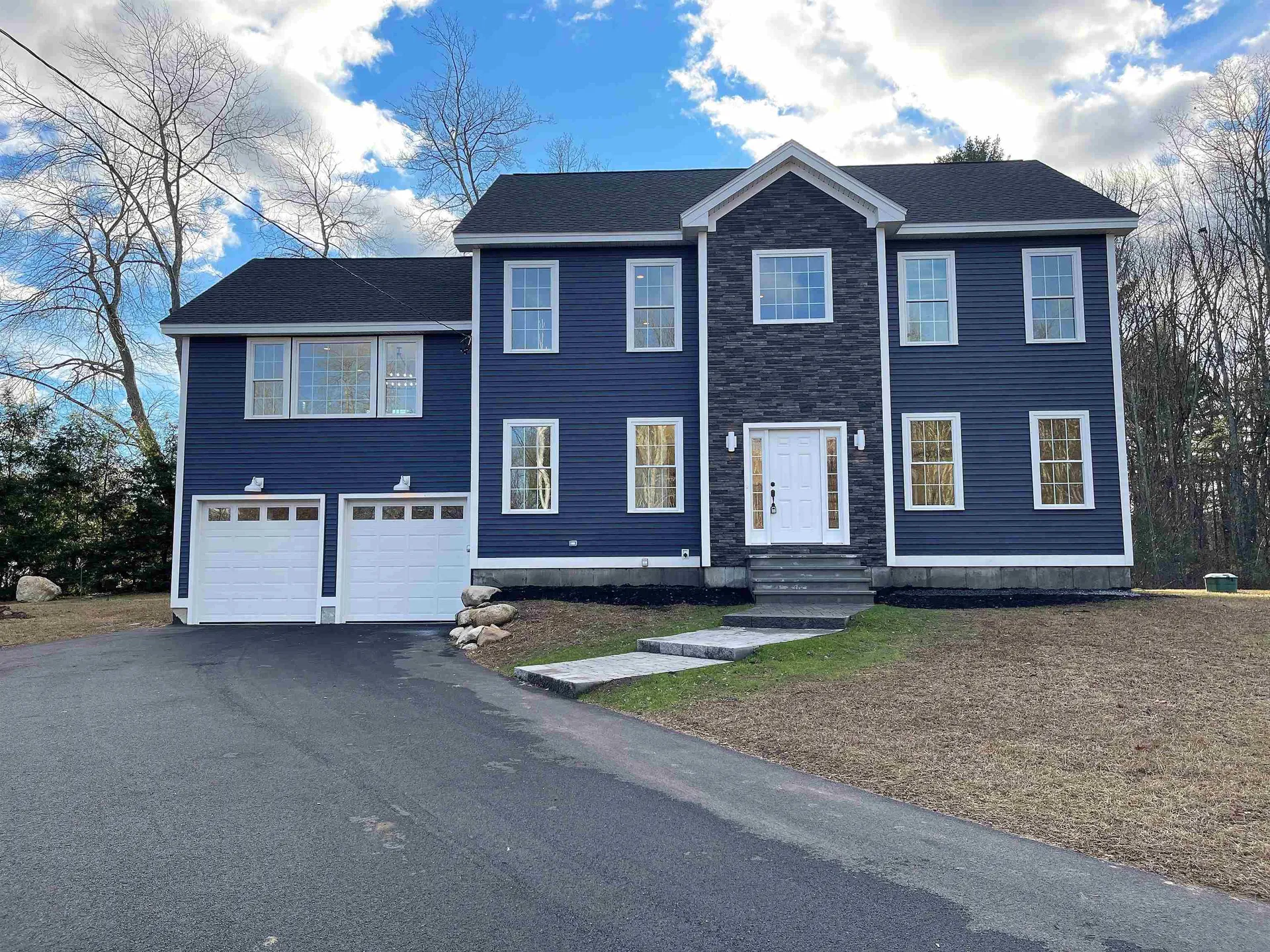 12 Theriault Avenue Salem NH 03079