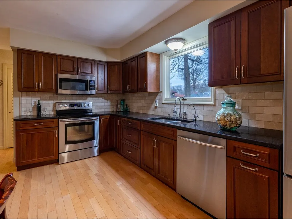54 Woodridge Drive Burlington VT 05408