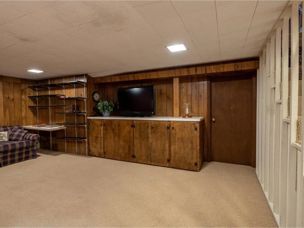54 Woodridge Drive Burlington VT 05408