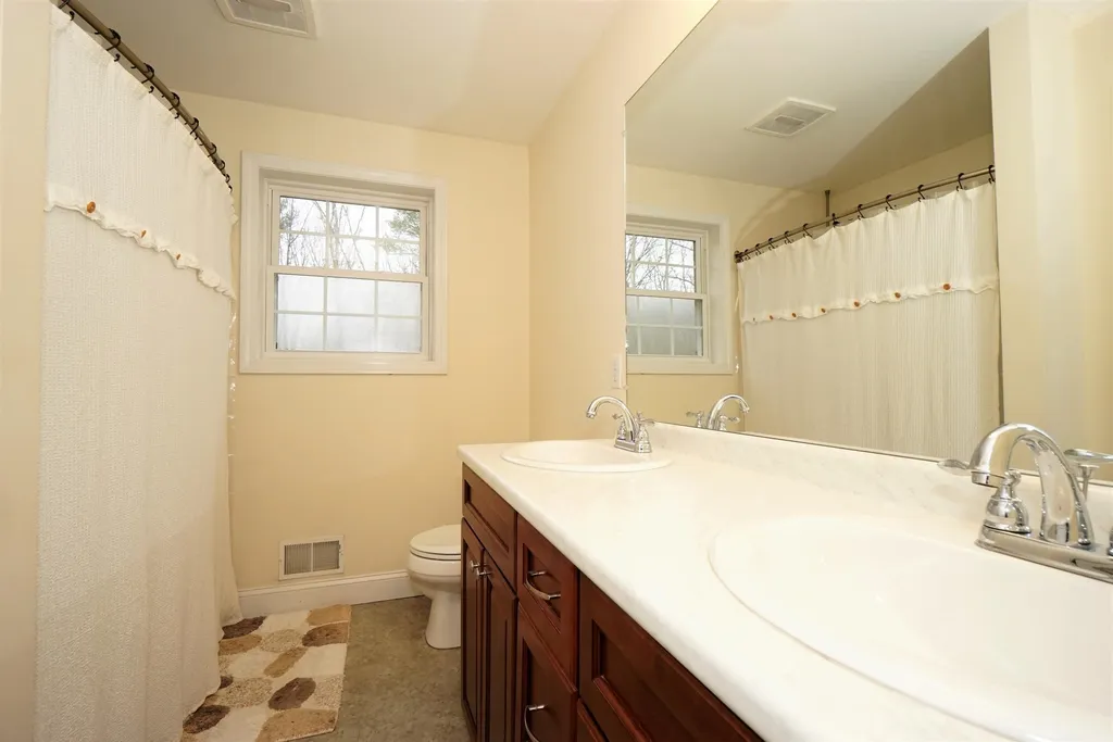 23 Blueberry Hill Road Raymond NH 03077