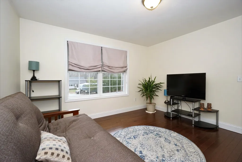 23 Blueberry Hill Road Raymond NH 03077