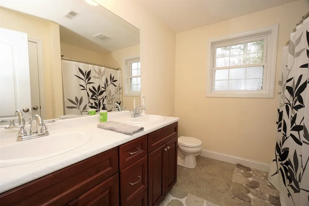 23 Blueberry Hill Road Raymond NH 03077