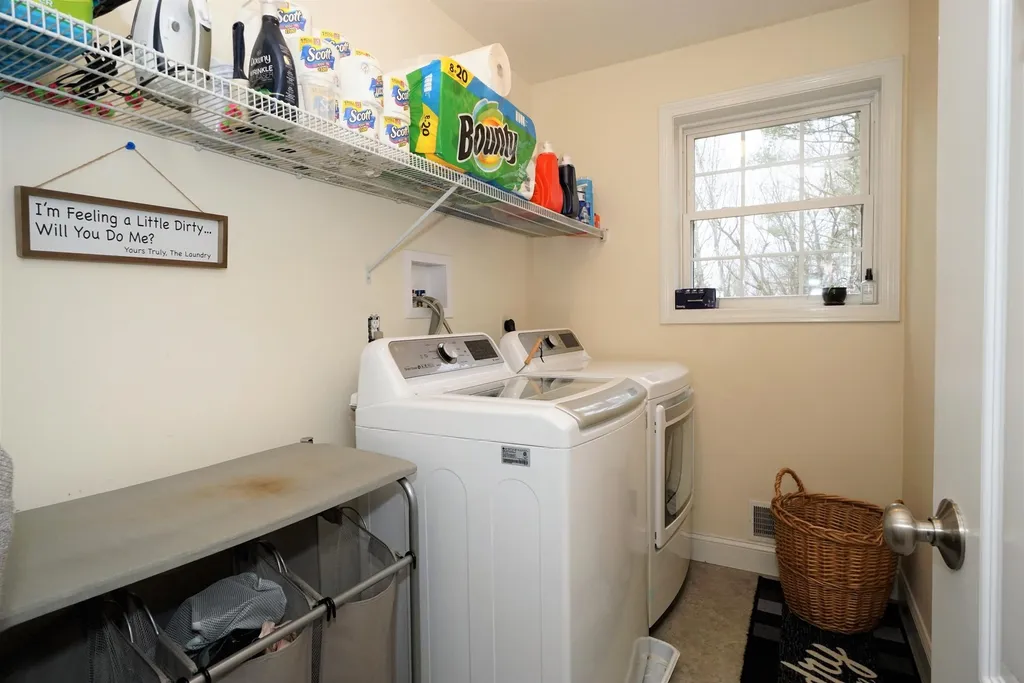 23 Blueberry Hill Road Raymond NH 03077