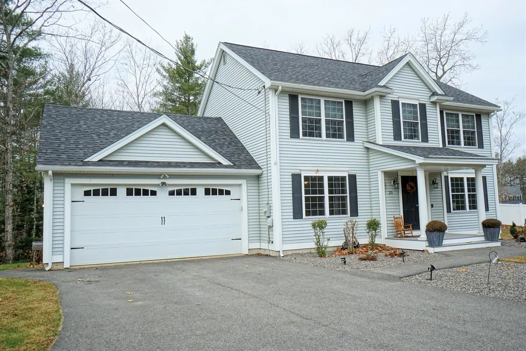 23 Blueberry Hill Road Raymond NH 03077