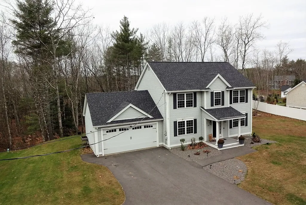 23 Blueberry Hill Road Raymond NH 03077