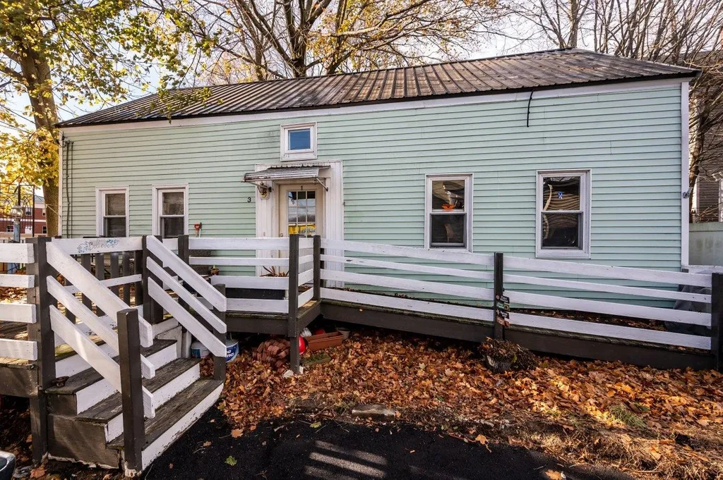 3 Daniel Court Rochester NH 03867
