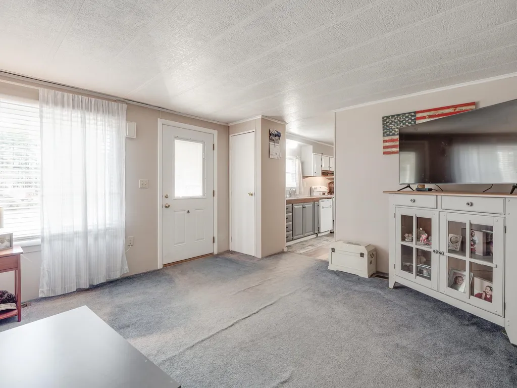 4 Venus Lane Nashua NH 03062