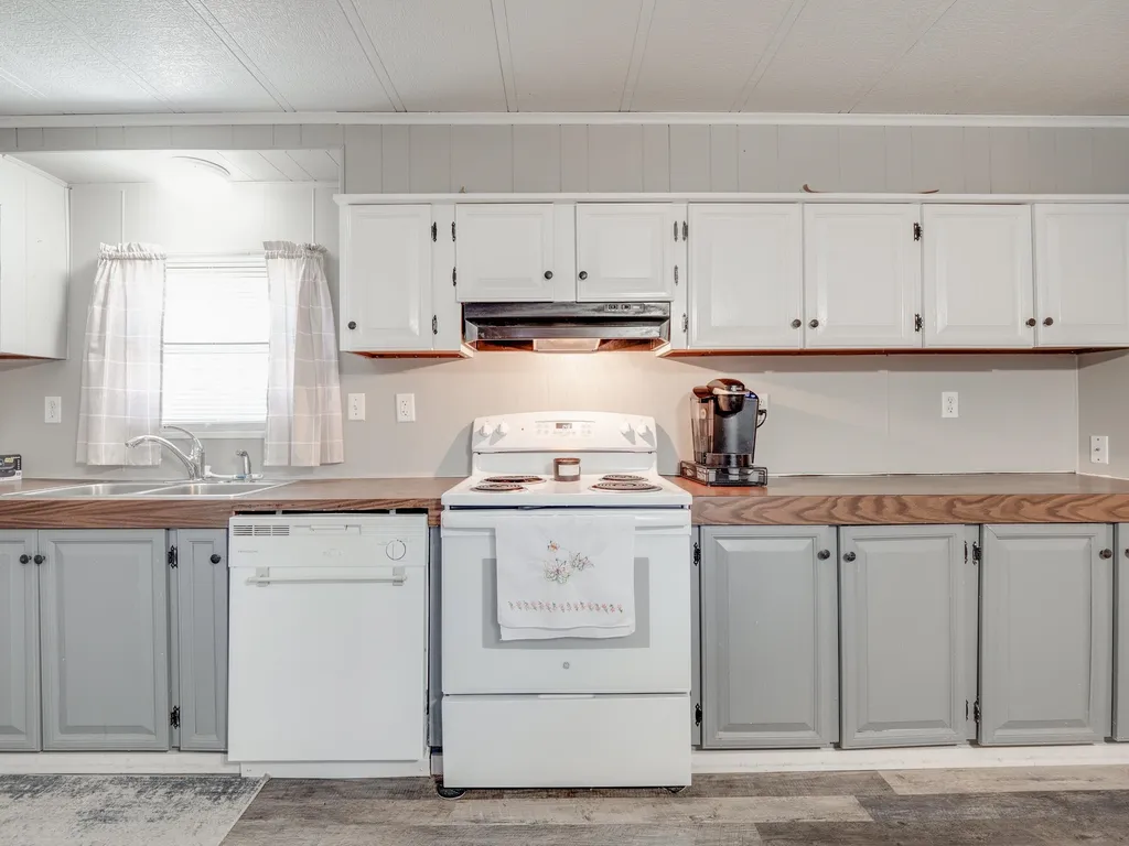 4 Venus Lane Nashua NH 03062