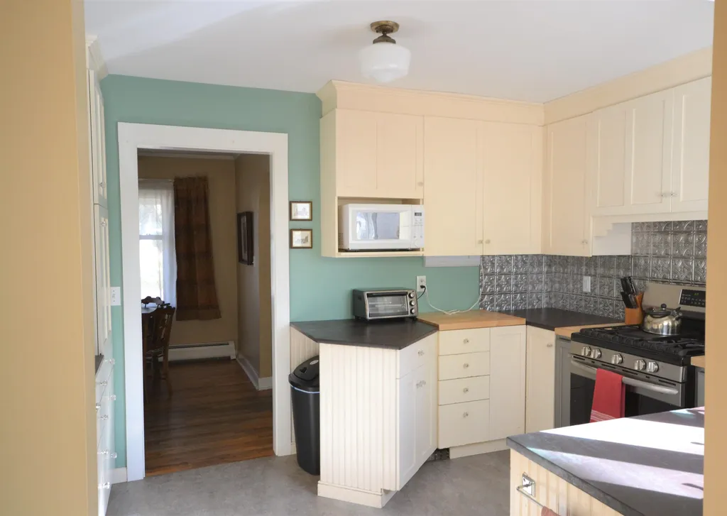 4 Seneca Avenue Essex Junction VT 05452