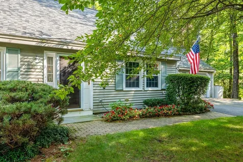 8 Laurel Circle Wolfeboro NH 03894