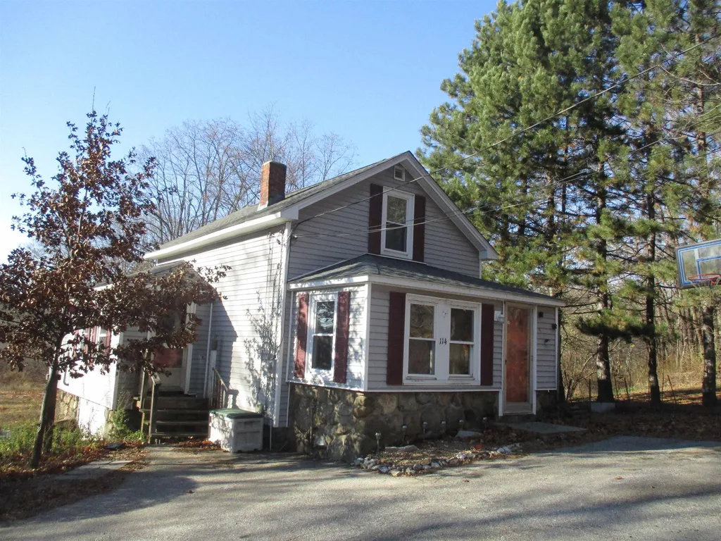 114 Exeter Road South Hampton NH 03827