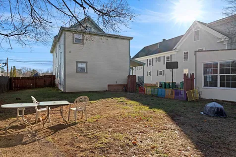 9 Lincoln Street Rochester NH 03867