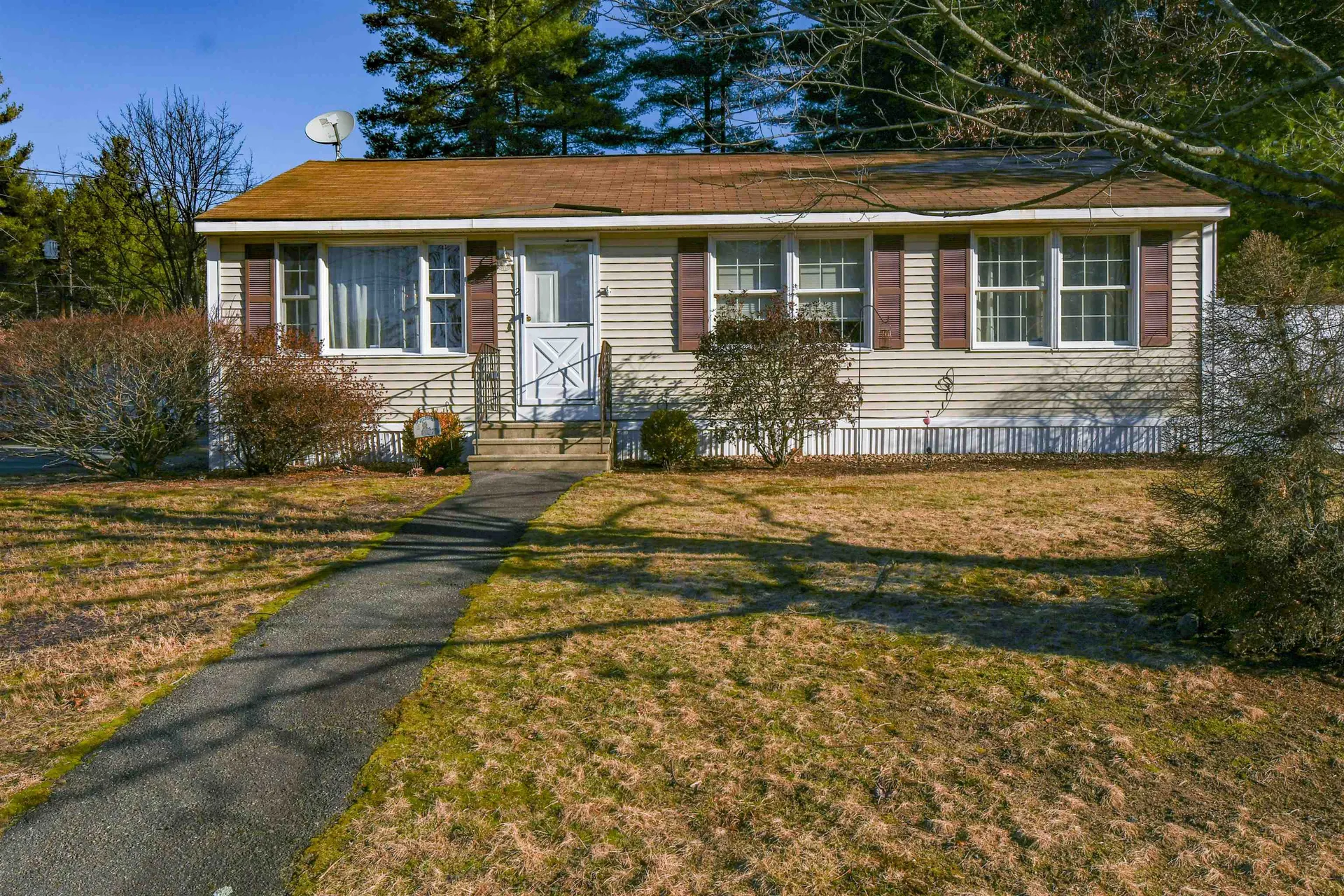 2 Santa Fe Road Nashua NH 03062