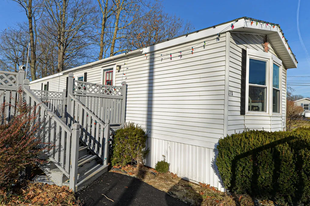 513 Sherwood Glen Somersworth NH 03878