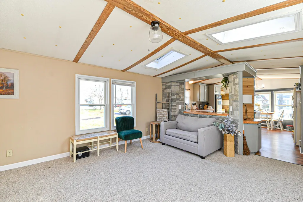 513 Sherwood Glen Somersworth NH 03878