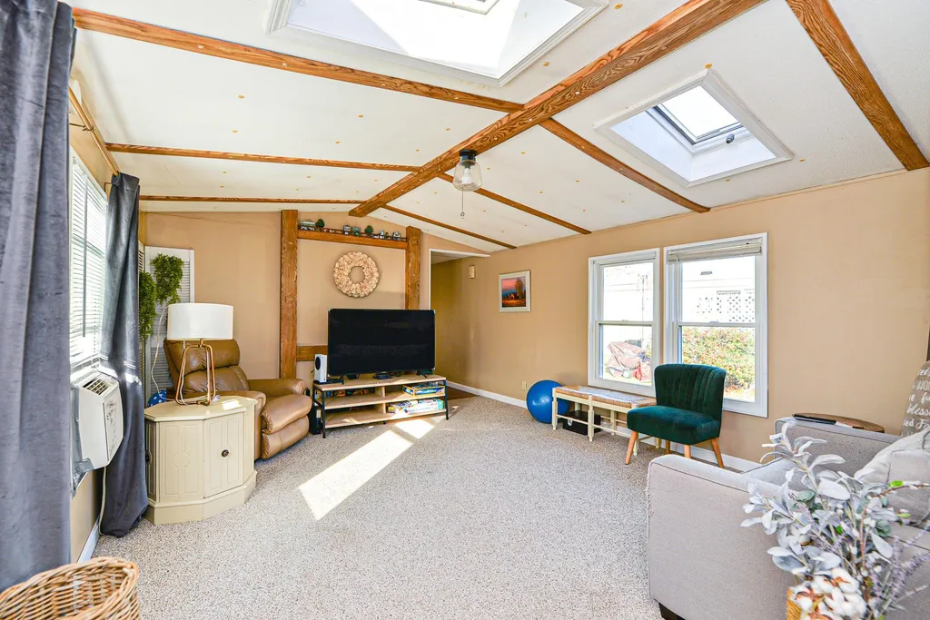 513 Sherwood Glen Somersworth NH 03878