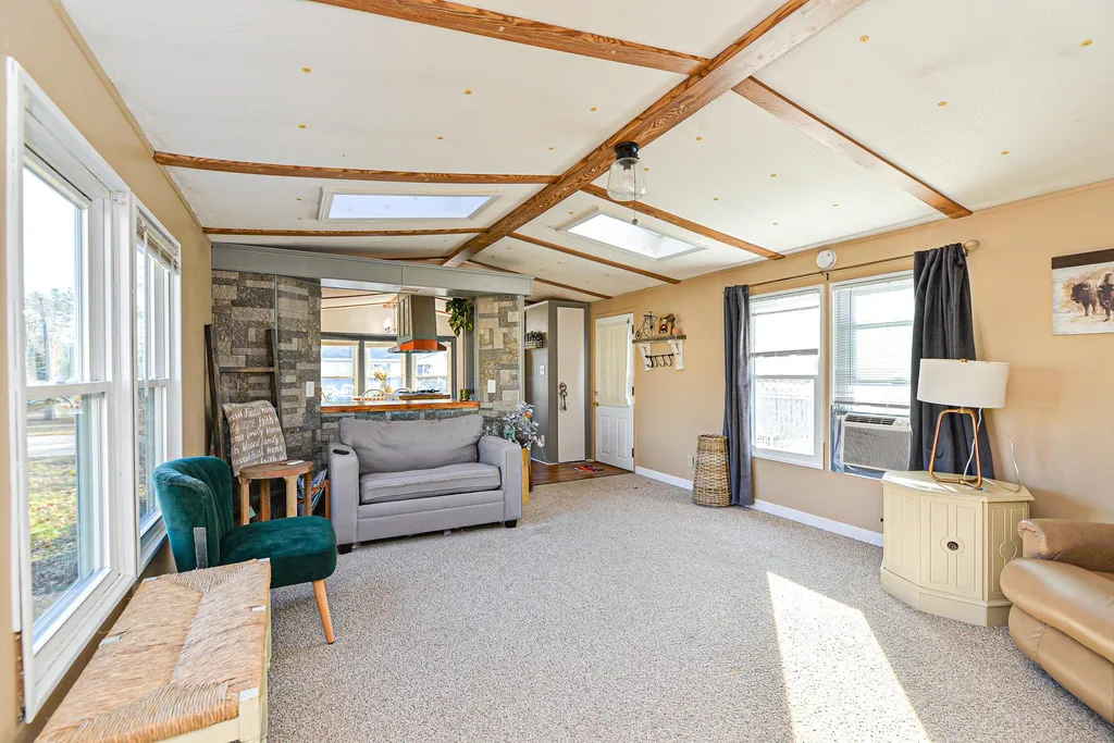 513 Sherwood Glen Somersworth NH 03878