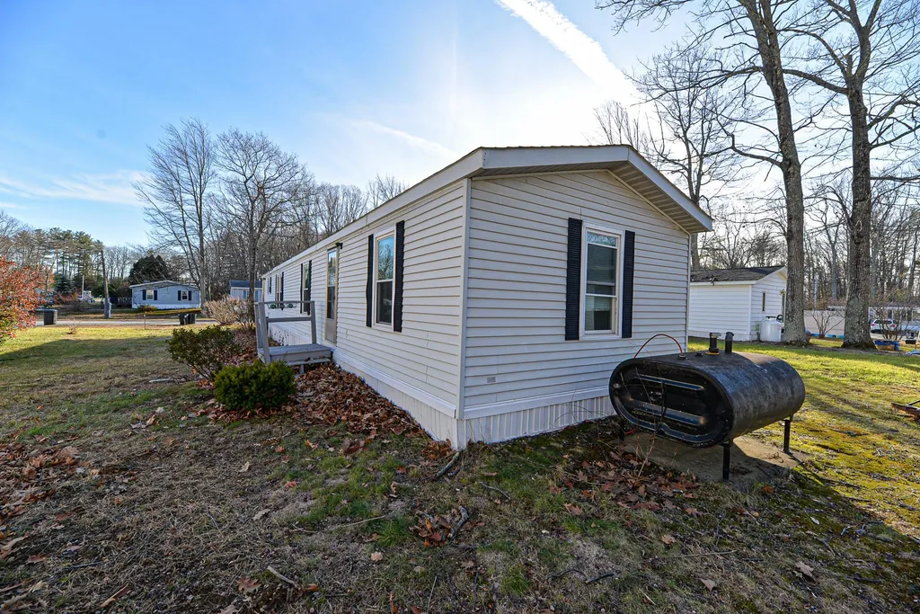 513 Sherwood Glen Somersworth NH 03878