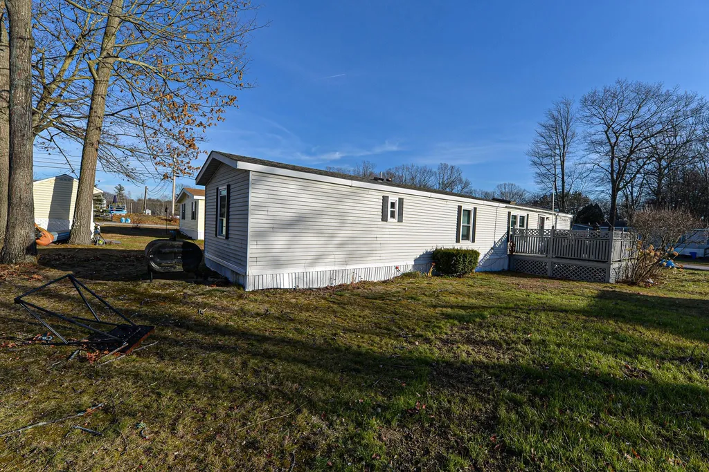 513 Sherwood Glen Somersworth NH 03878
